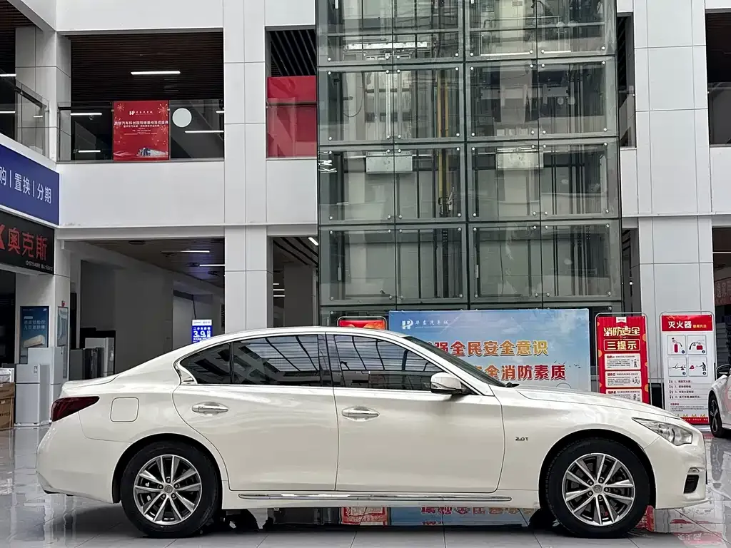 Infiniti Q50L 2023 из CN, фото 6