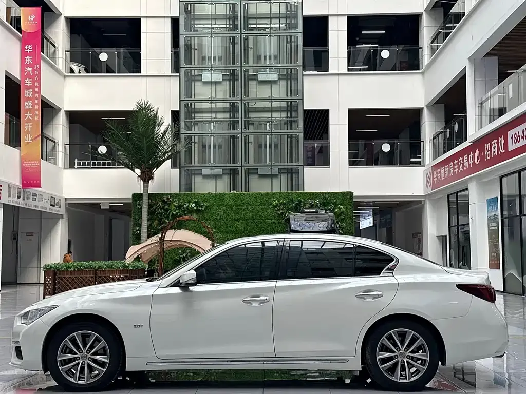 Infiniti Q50L 2023 из CN, фото 10