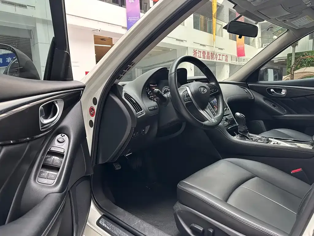 Infiniti Q50L 2023 из CN, фото 9