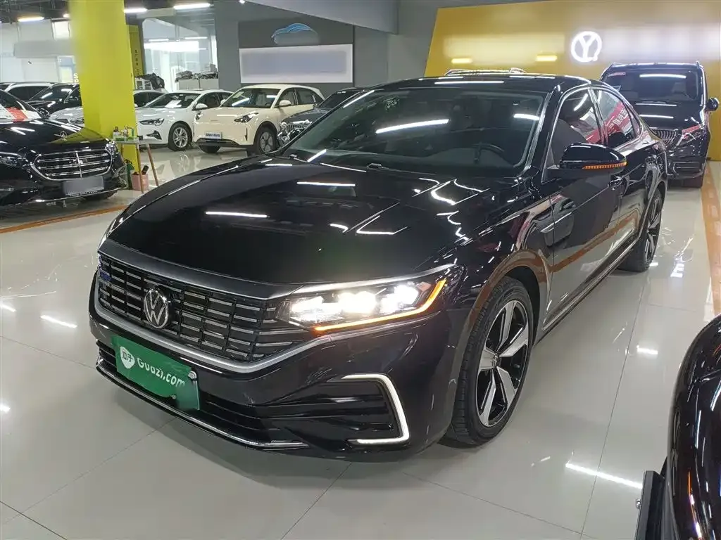 Volkswagen Passat New Energy — фото 1