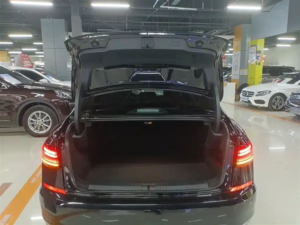 Volkswagen Passat New Energy — фото 10