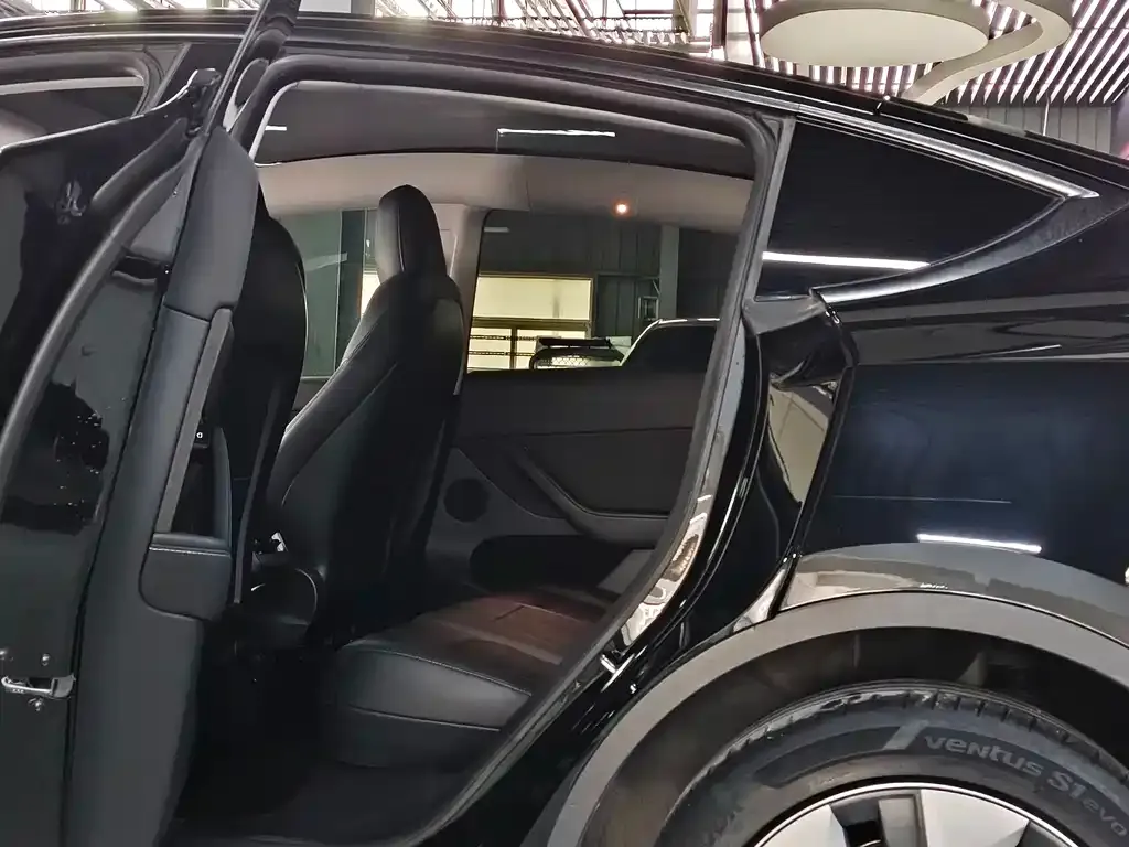 Tesla Model Y 2022 из CN, фото 8