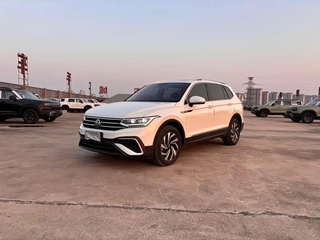 Volkswagen Tiguan L