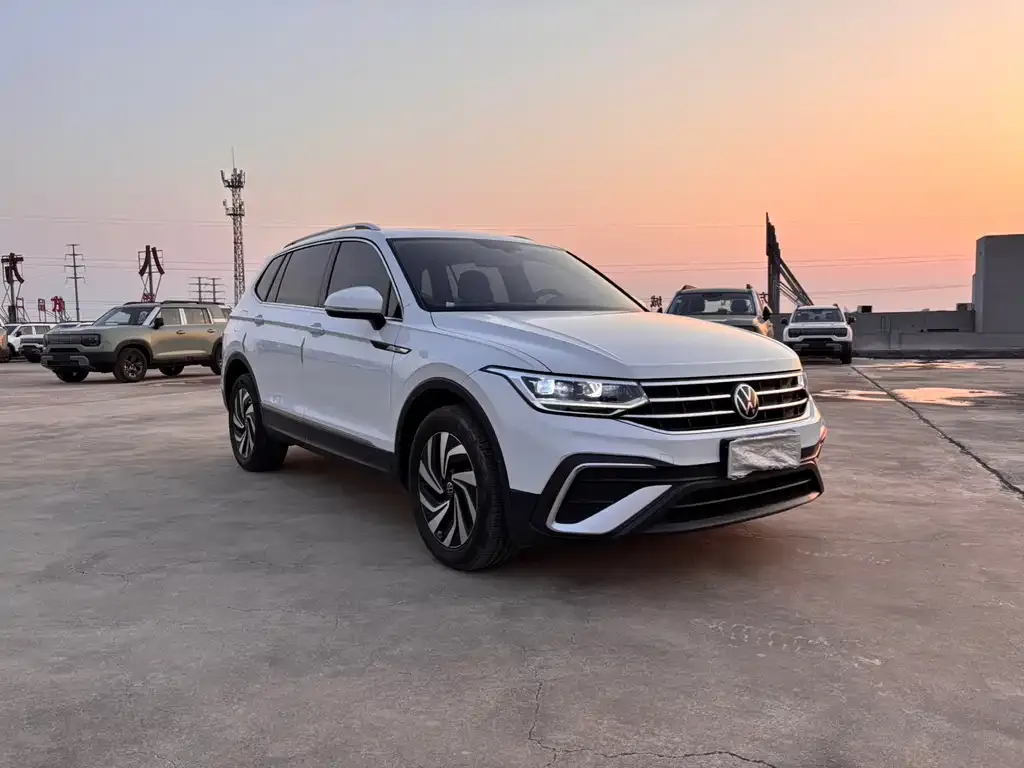 Volkswagen Tiguan L 2022 из CN, фото 4