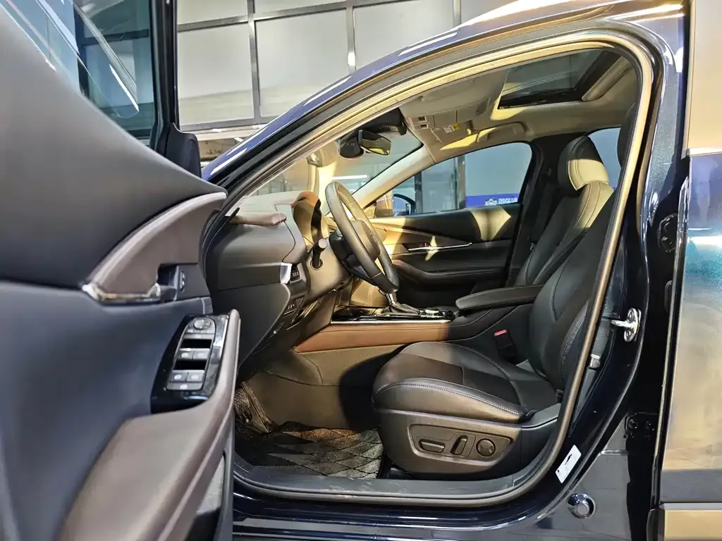 Mazda CX-30 2022 из CN, фото 8