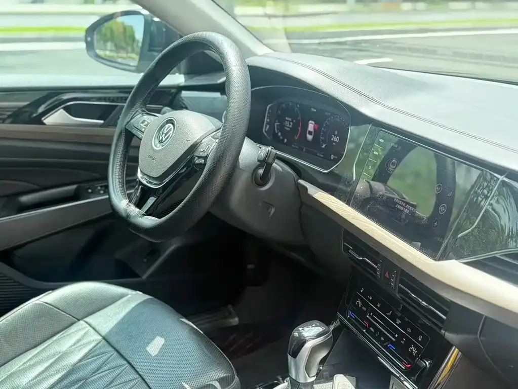 Volkswagen Passat 2021 из CN, фото 4
