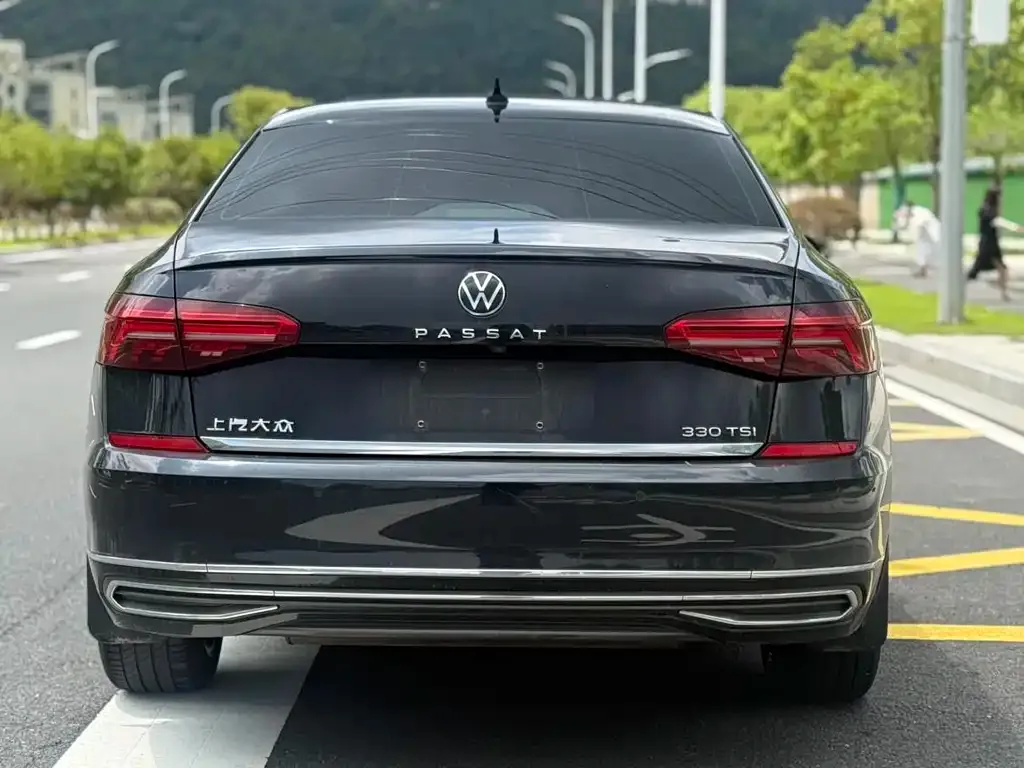Volkswagen Passat 2021 из CN, фото 2