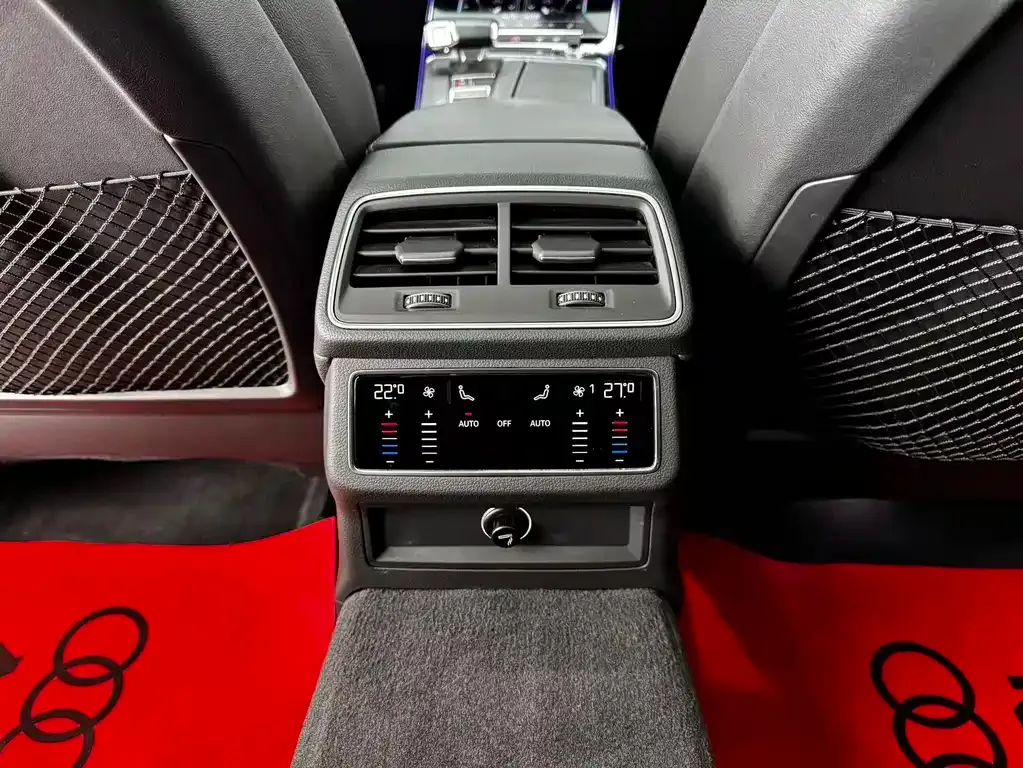 Audi A6L 2021 из CN, фото 8