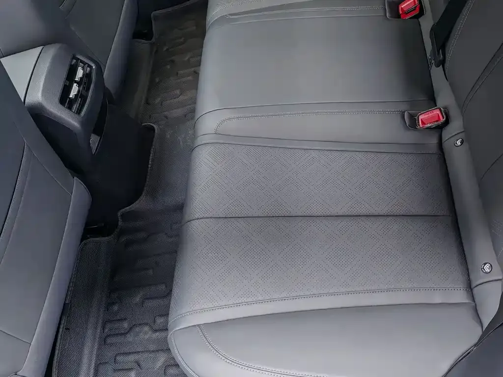 BYD Qin PLUS 2025 из CN, фото 10