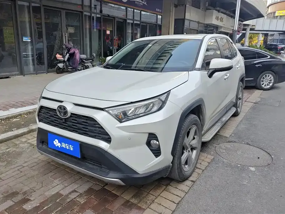 Toyota RAV4 2022 из CN, фото 1