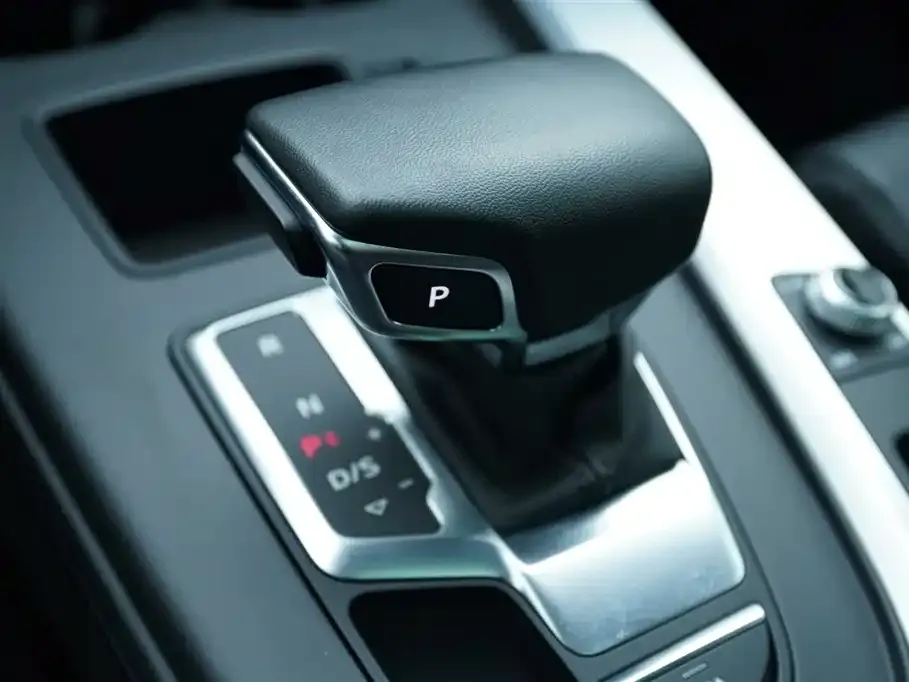 Audi A4L 2024 из CN, фото 7