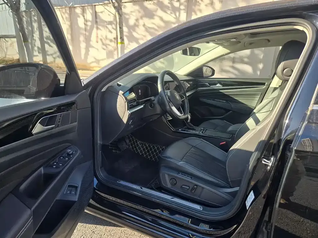 Volkswagen Passat New Energy — фото 7