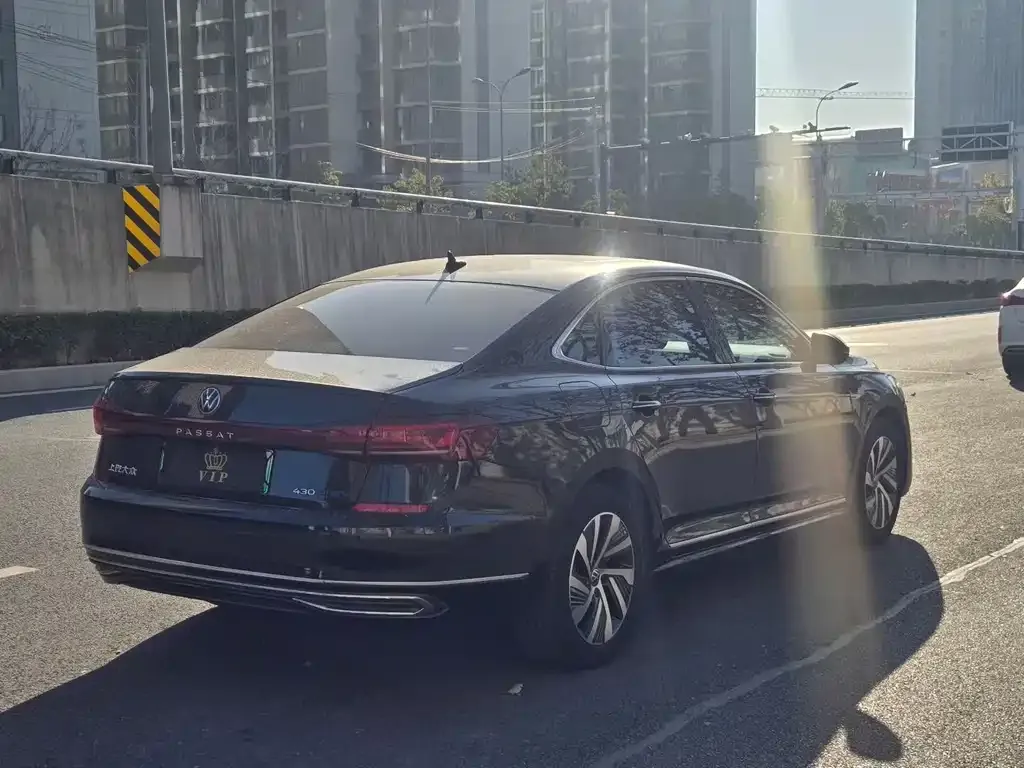 Volkswagen Passat New Energy — фото 5