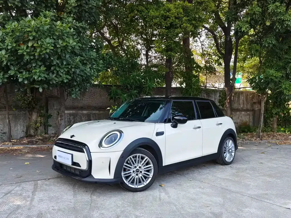 MINI Cooper (3-door) — фото 1