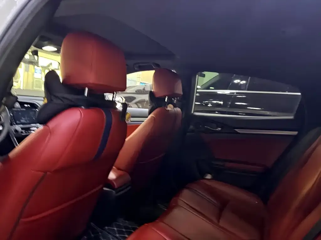 Honda Civic 2021 из CN, фото 2