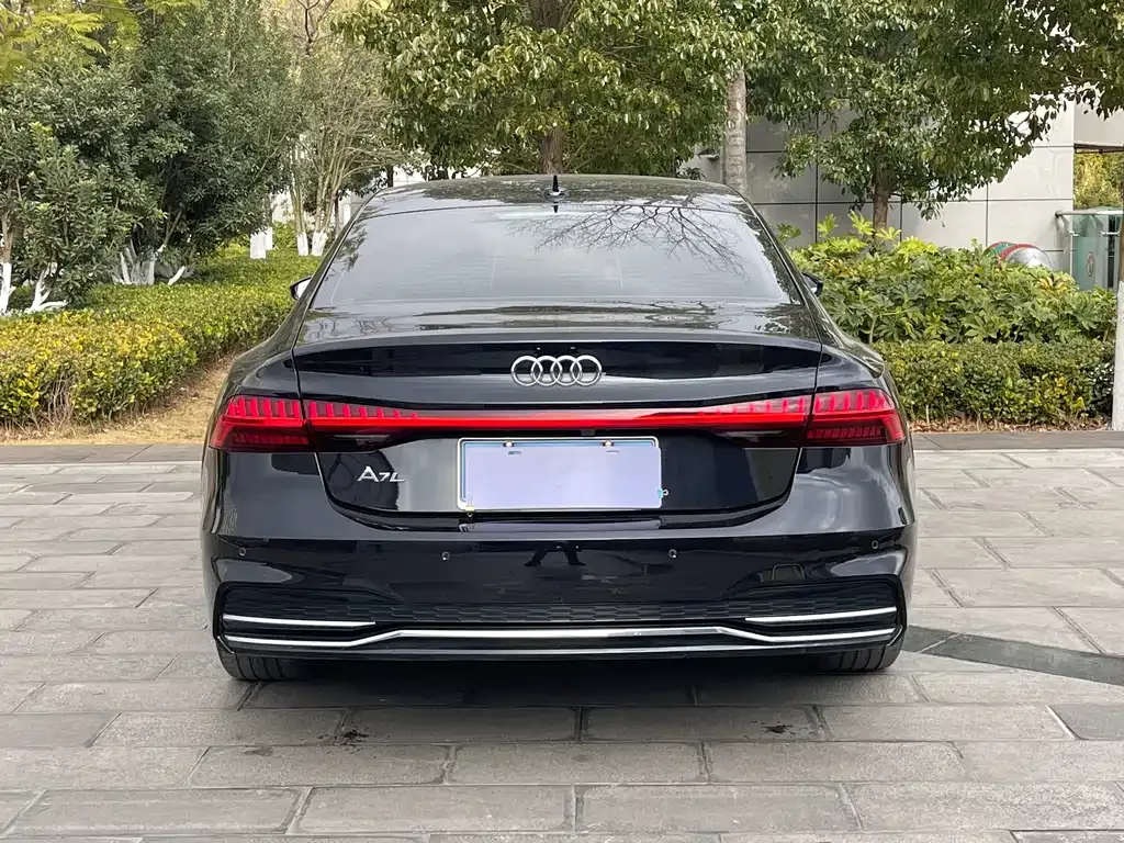 Audi A7L 2024 из CN, фото 7