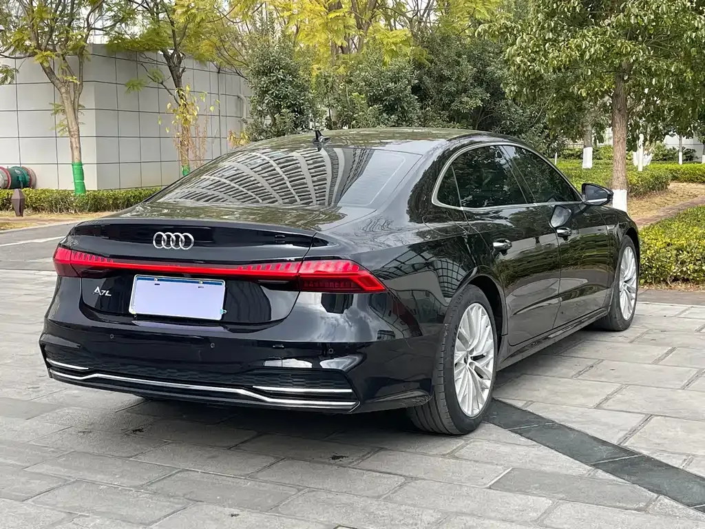Audi A7L 2024 из CN, фото 4