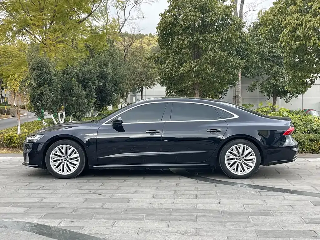 Audi A7L 2024 из CN, фото 9