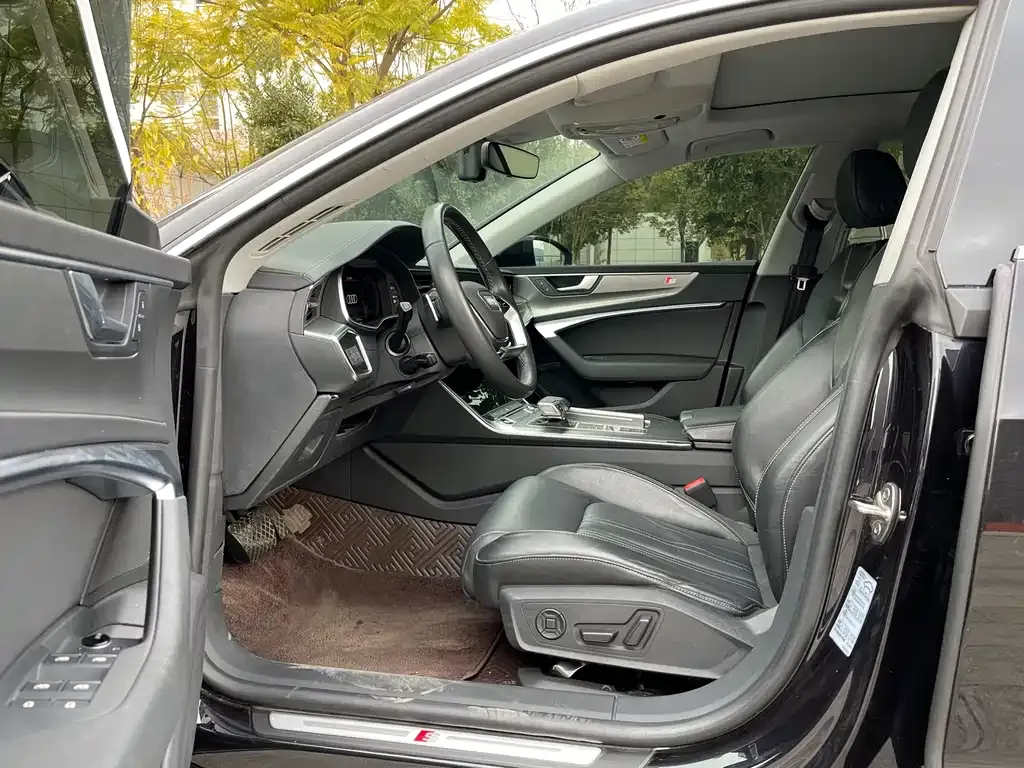 Audi A7L 2024 из CN, фото 3
