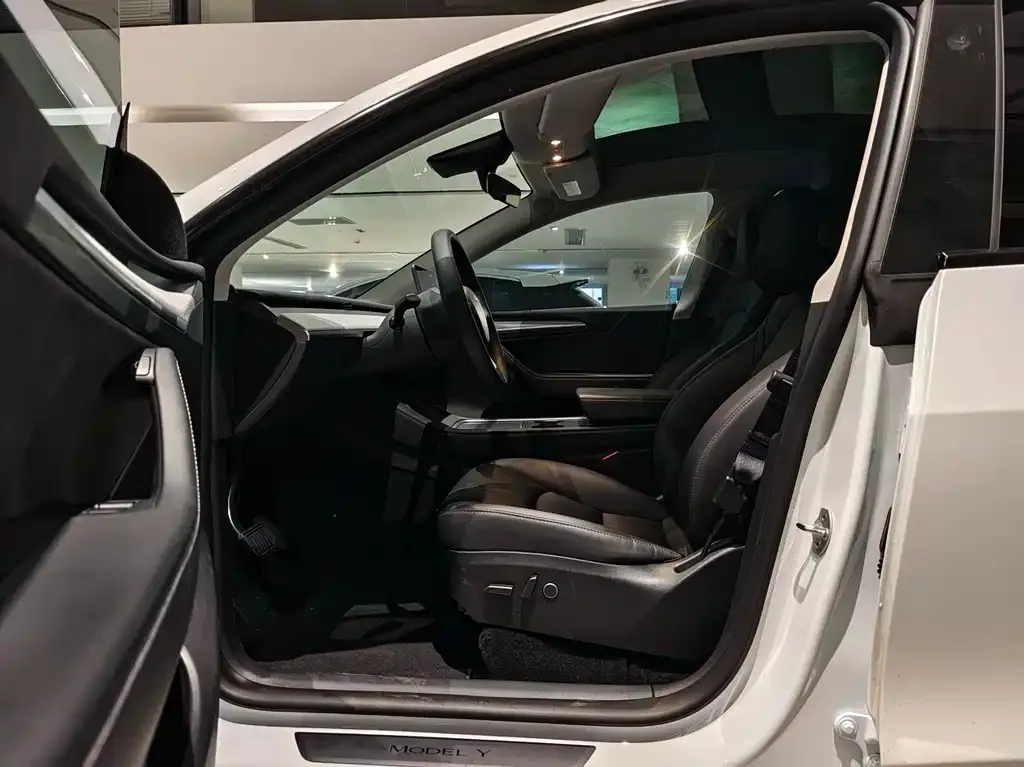 Tesla Model Y 2024 из CN, фото 7