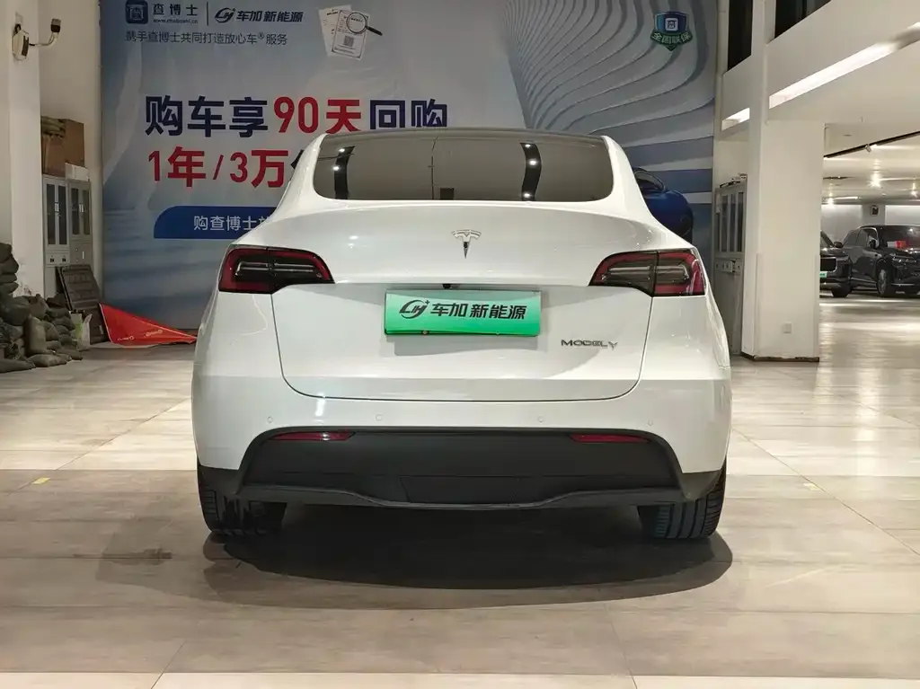 Tesla Model Y 2024 из CN, фото 3