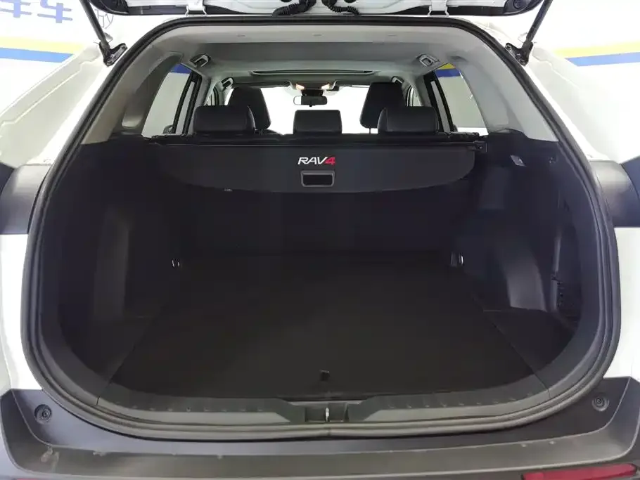 Toyota RAV4 2021 из CN, фото 2
