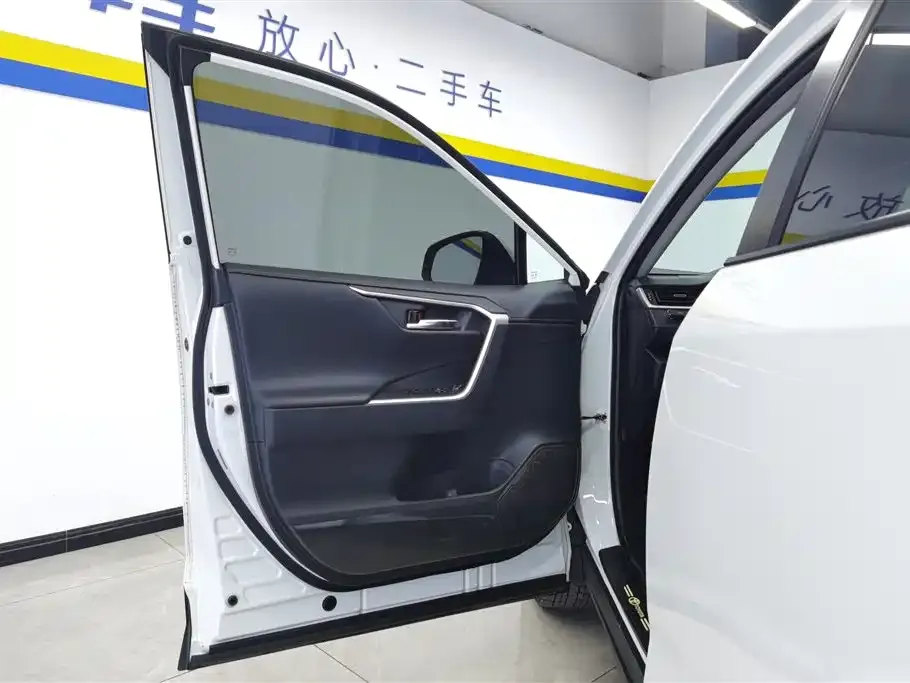 Toyota RAV4 2021 из CN, фото 4