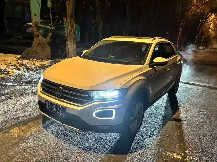 Volkswagen T-Roc — фото 1