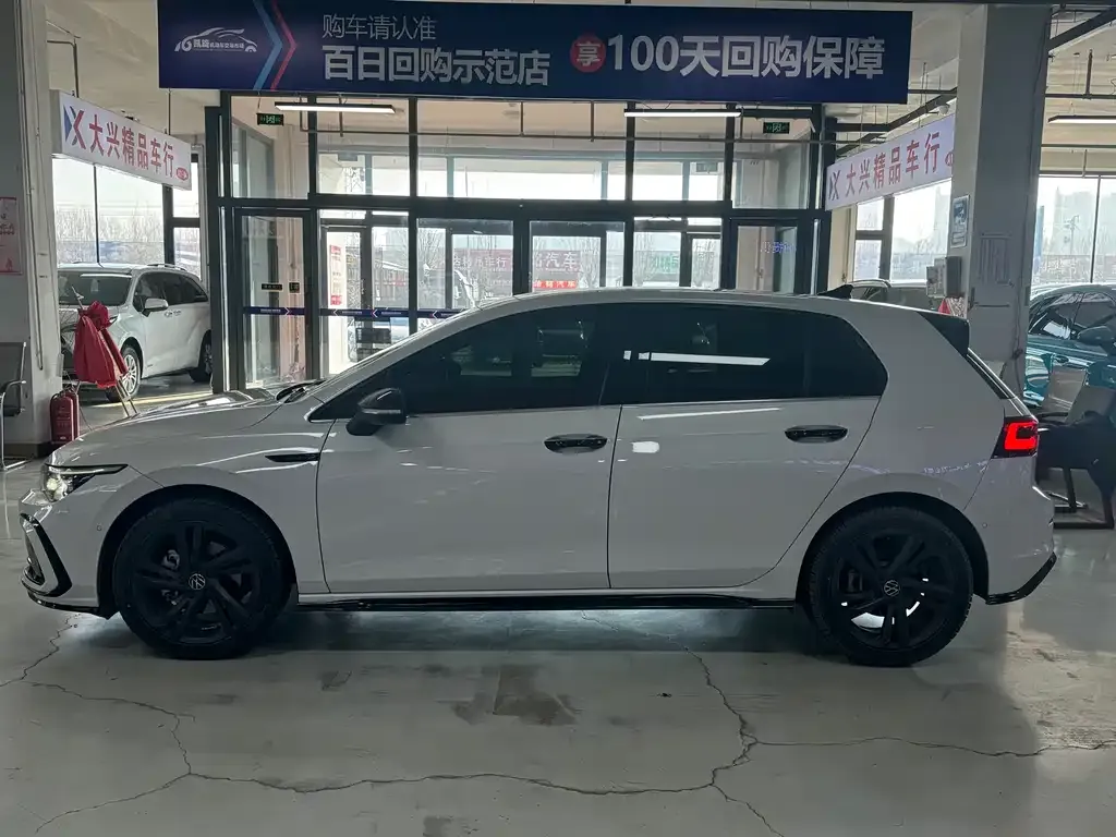 Volkswagen Golf 2022 из CN, фото 8