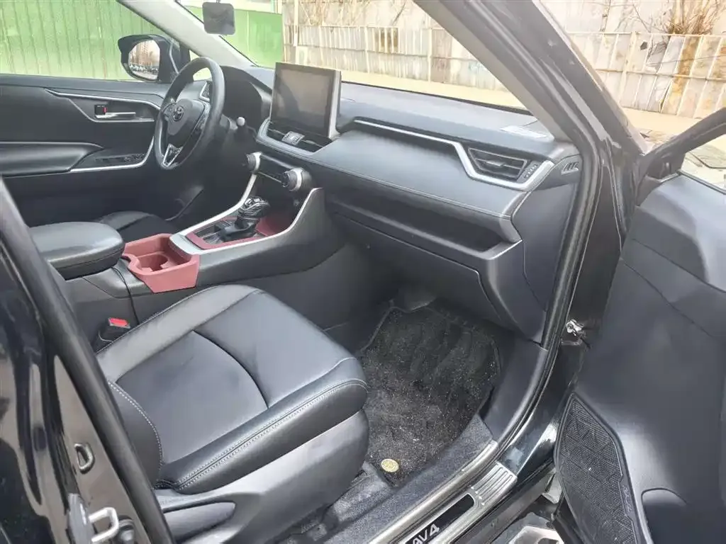 Toyota RAV4 2022 из CN, фото 4