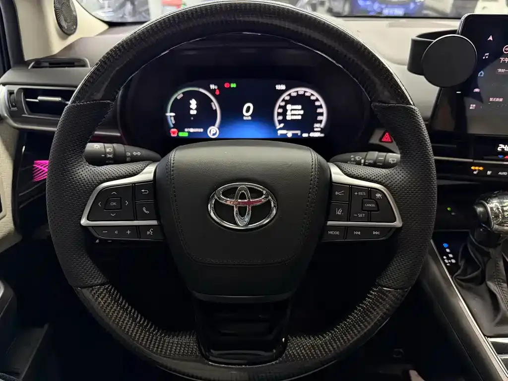 Toyota Granvia — фото 8