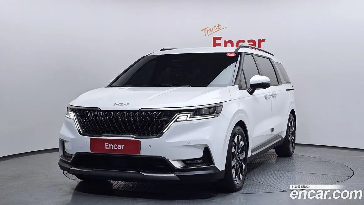 Kia Carnival — фото 1