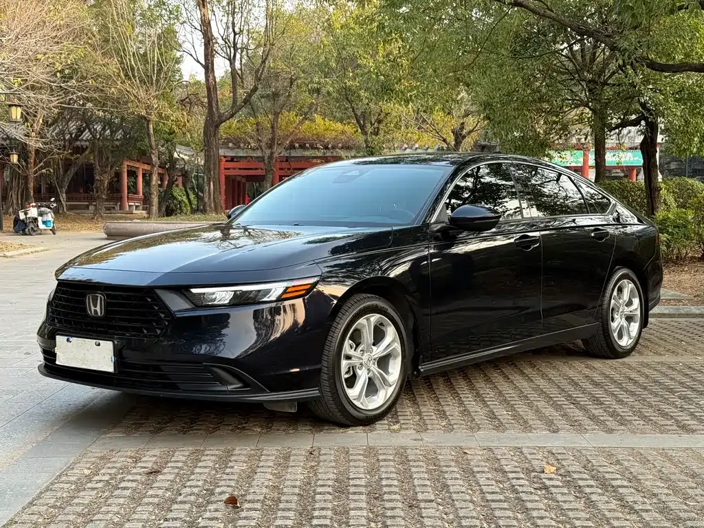 Honda Accord — фото 1