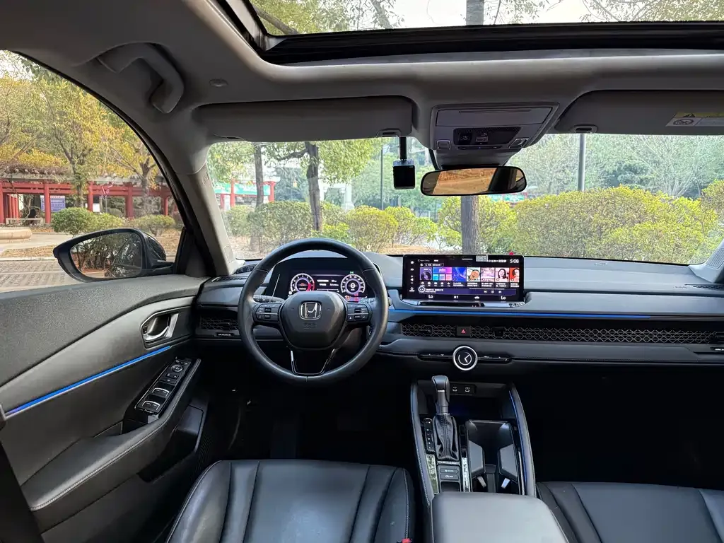 Honda Accord — фото 10