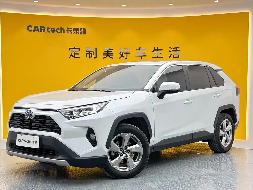Toyota RAV4 2023 из CN, фото 1