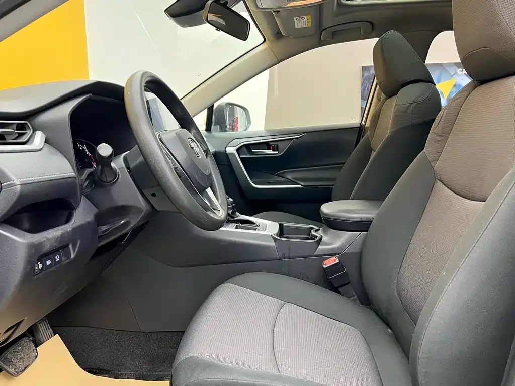 Toyota RAV4 2023 из CN, фото 9