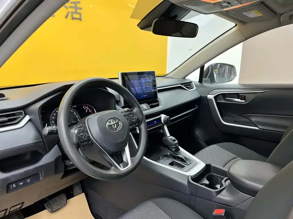 Toyota RAV4 2023 из CN, фото 6