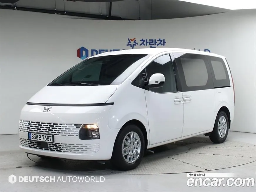 Hyundai Staria — фото 1