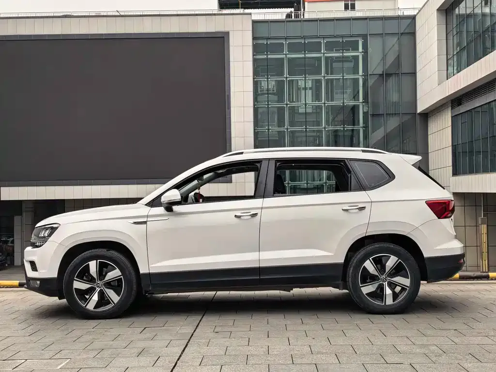 Volkswagen Tharu 2022 из CN, фото 8