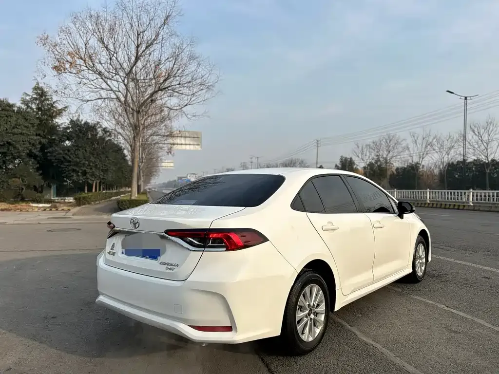 Toyota Corolla 2023 из CN, фото 7
