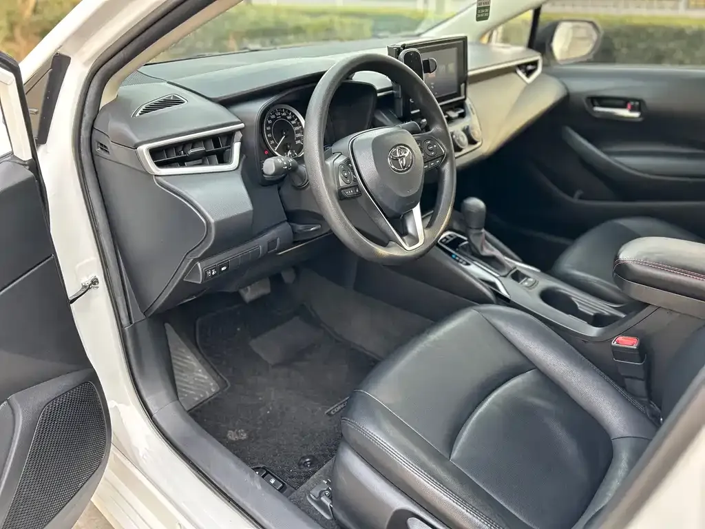 Toyota Corolla 2023 из CN, фото 6