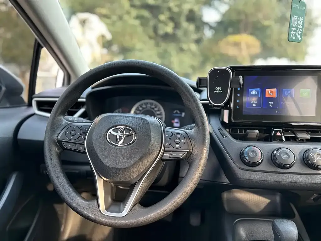 Toyota Corolla 2023 из CN, фото 2