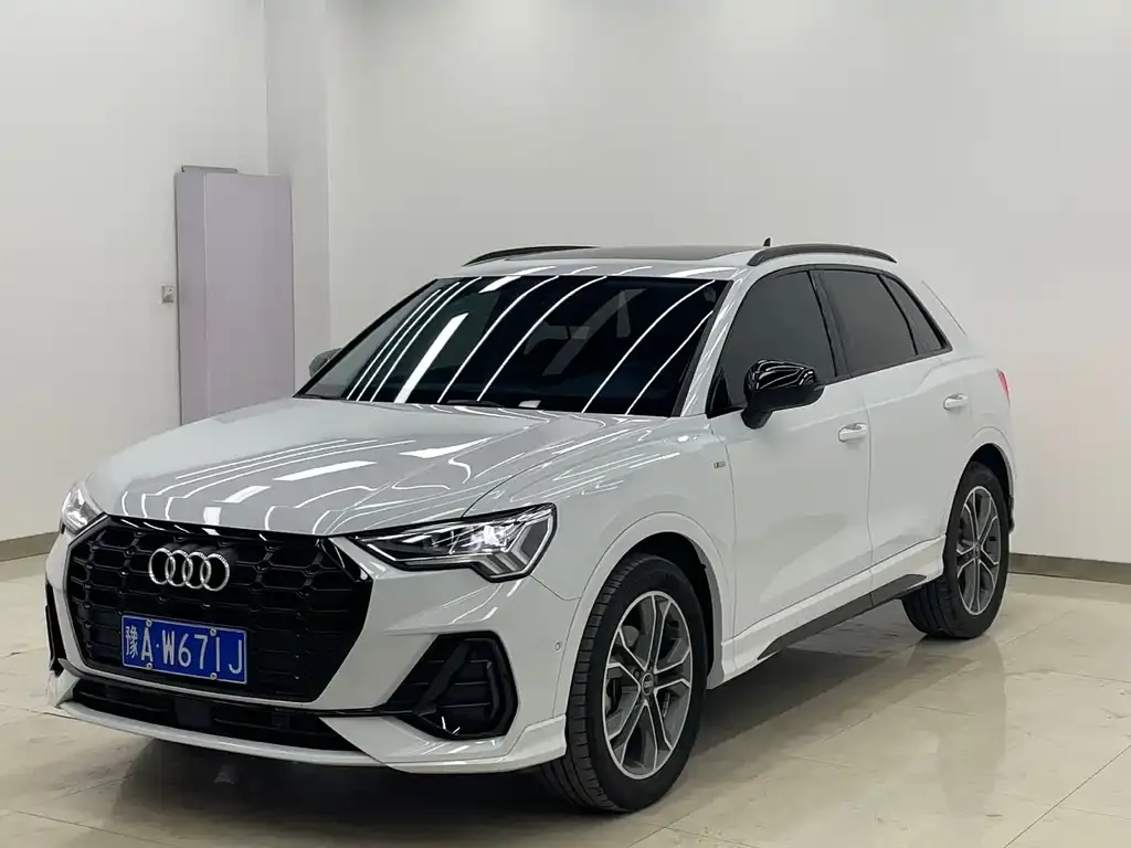 Audi Q3 2023 из CN, фото 1