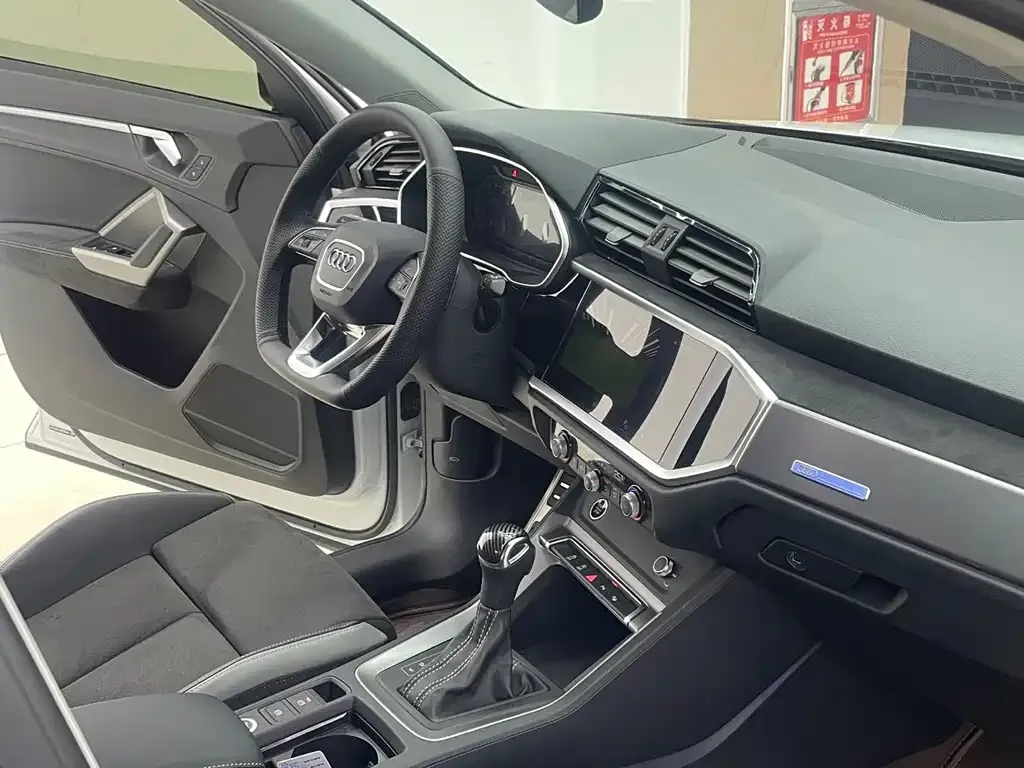 Audi Q3 2023 из CN, фото 4