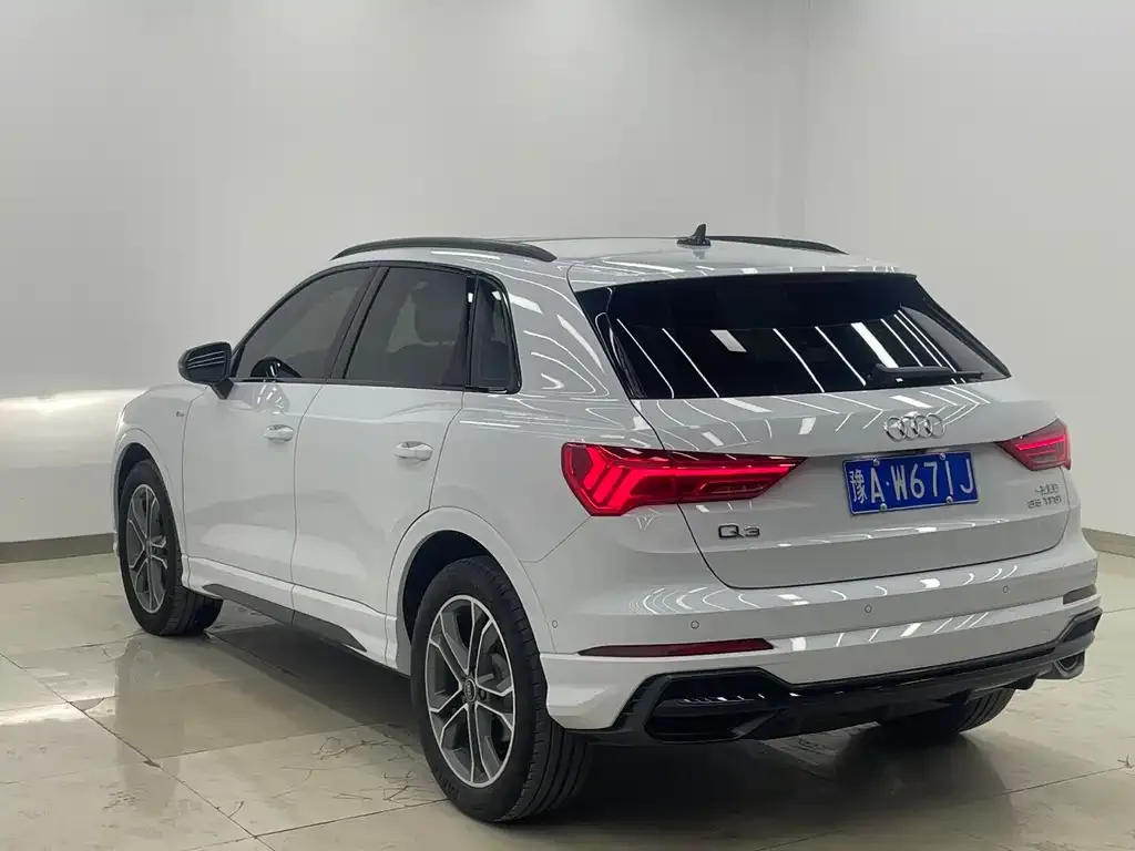Audi Q3 2023 из CN, фото 2