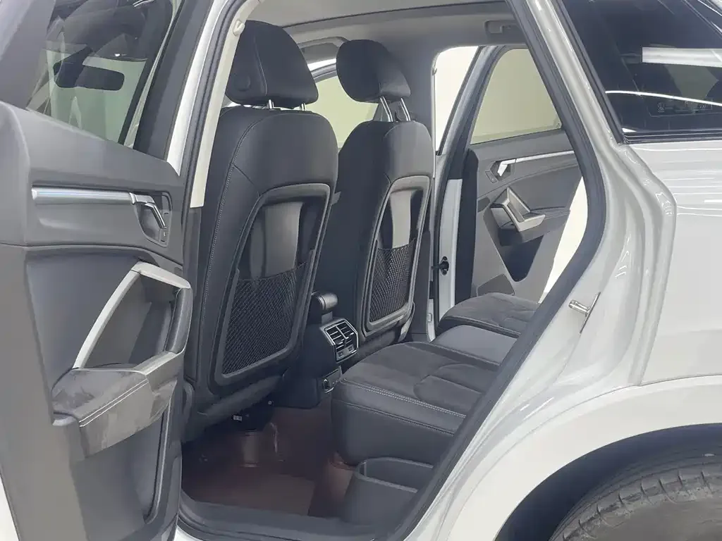 Audi Q3 2023 из CN, фото 3