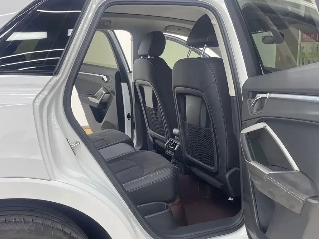 Audi Q3 2023 из CN, фото 5