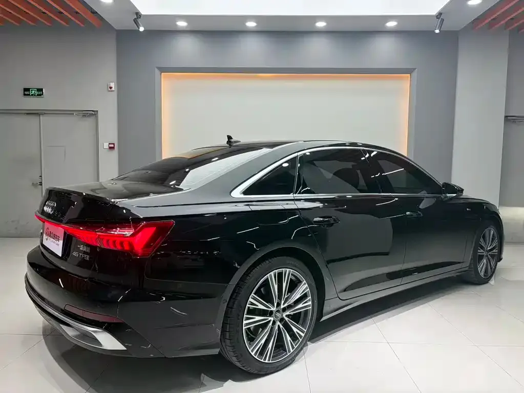 Audi A6L 2023 из CN, фото 8