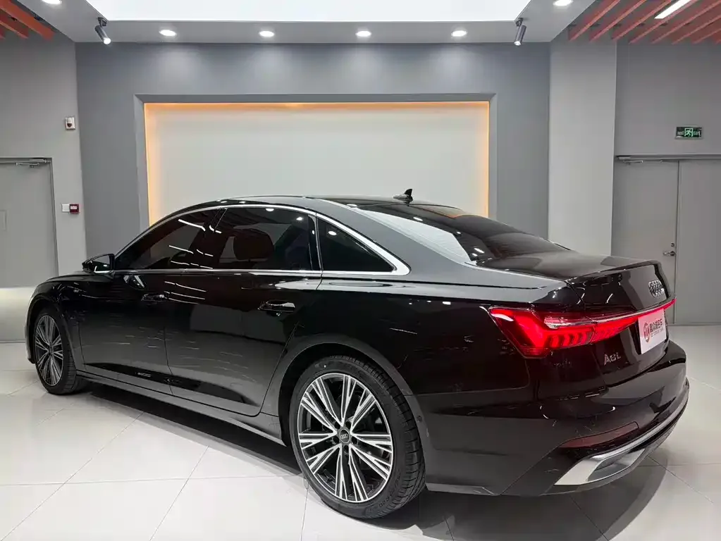 Audi A6L 2023 из CN, фото 2