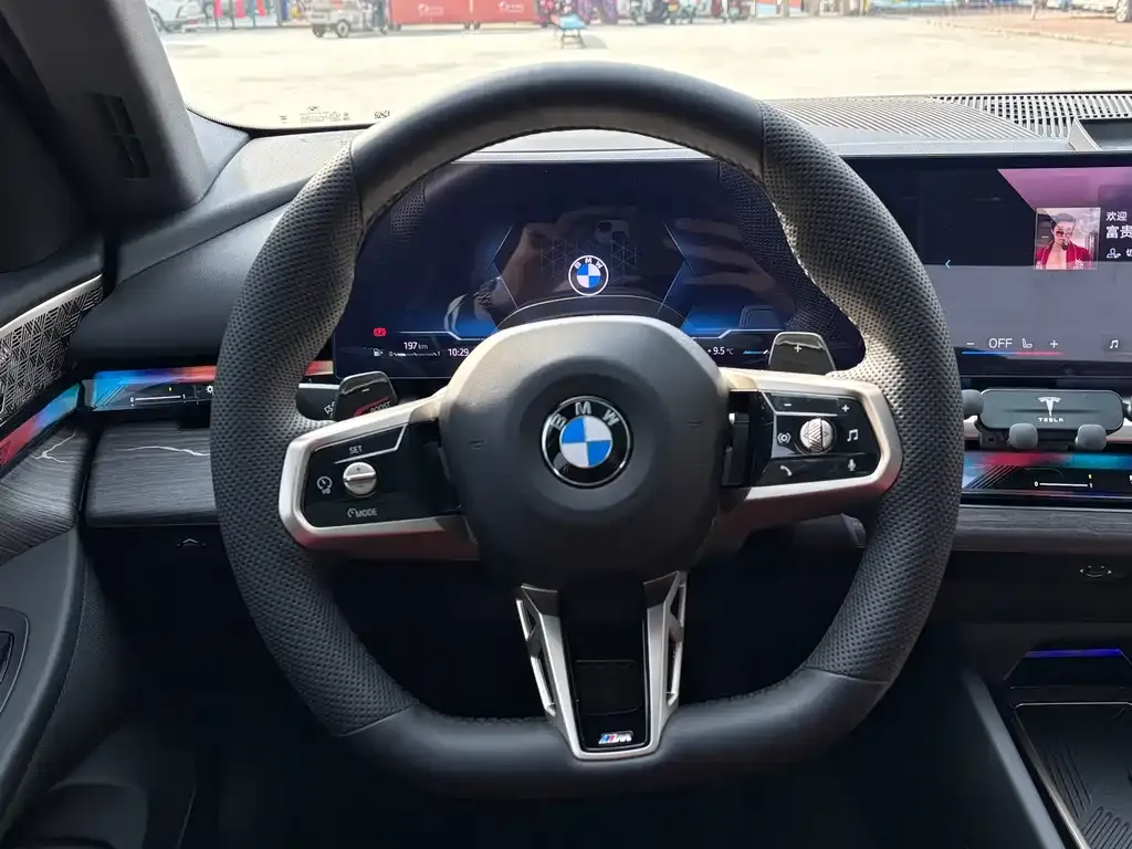 BMW 5 Series 2024 из CN, фото 2